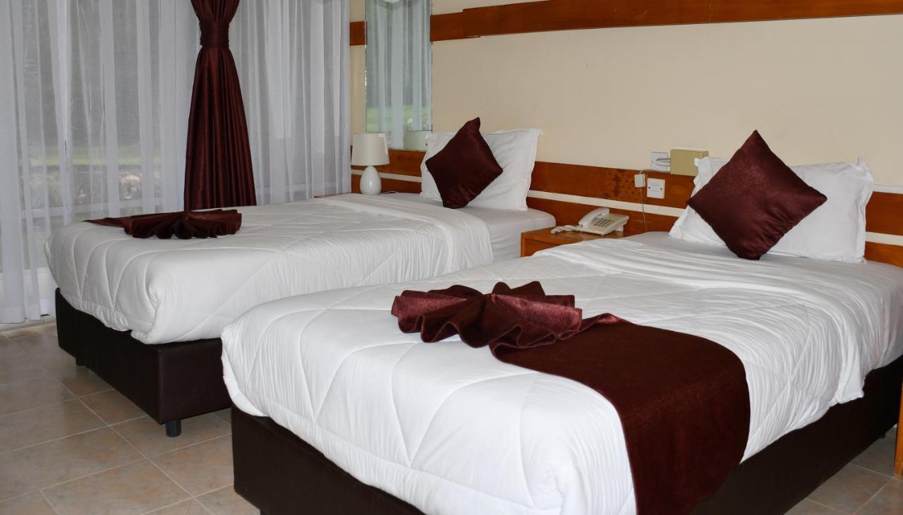 Golf Hotel Kakamega Bagian luar foto