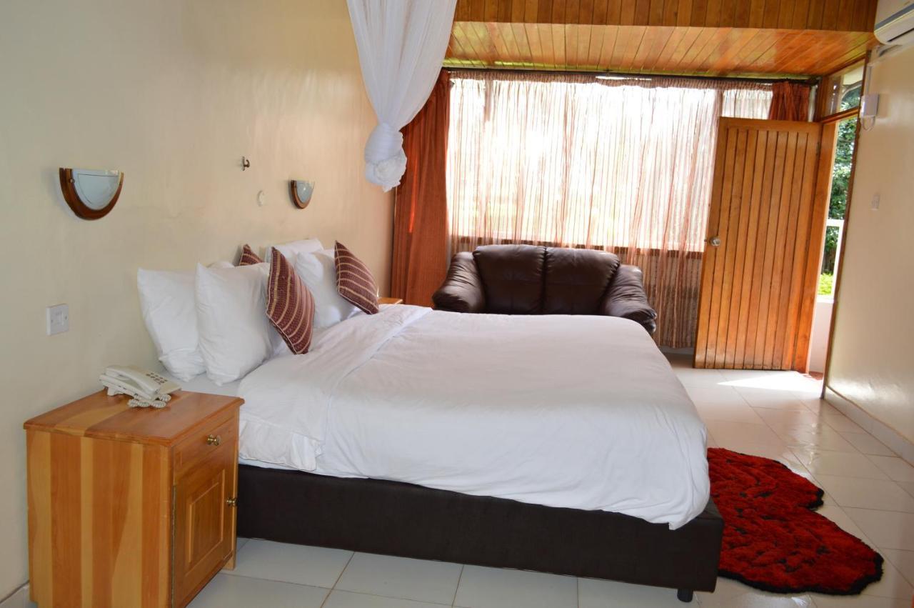 Golf Hotel Kakamega Bagian luar foto