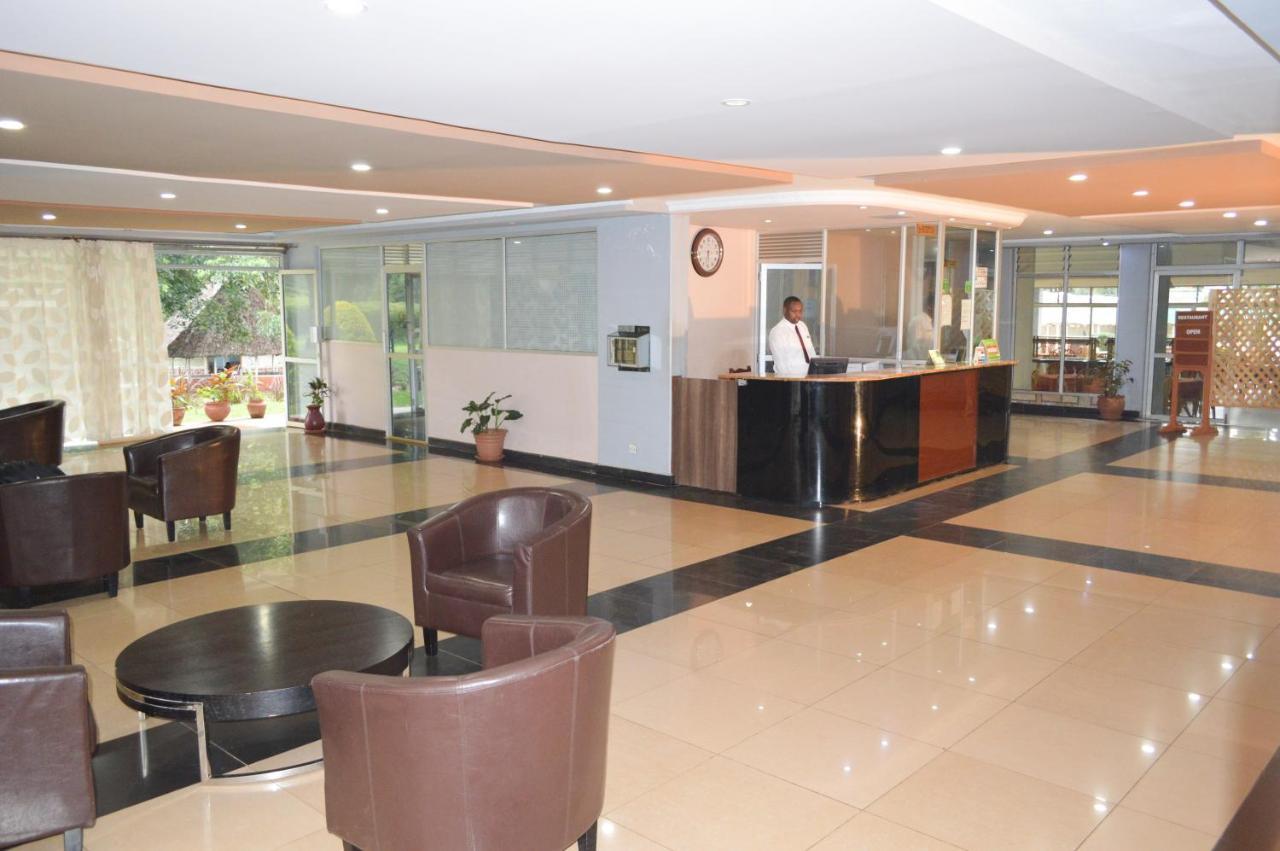 Golf Hotel Kakamega Bagian luar foto